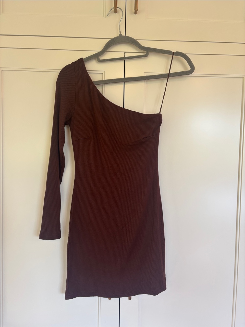Olivaceous One-Shoulder Ribbed Mini Dress in Burgundy